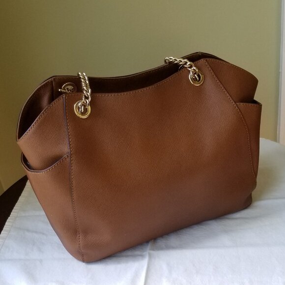 Michael Kors - "Jet Set" Saffiano Leather Shoulder Bag - Picture 4 of 11